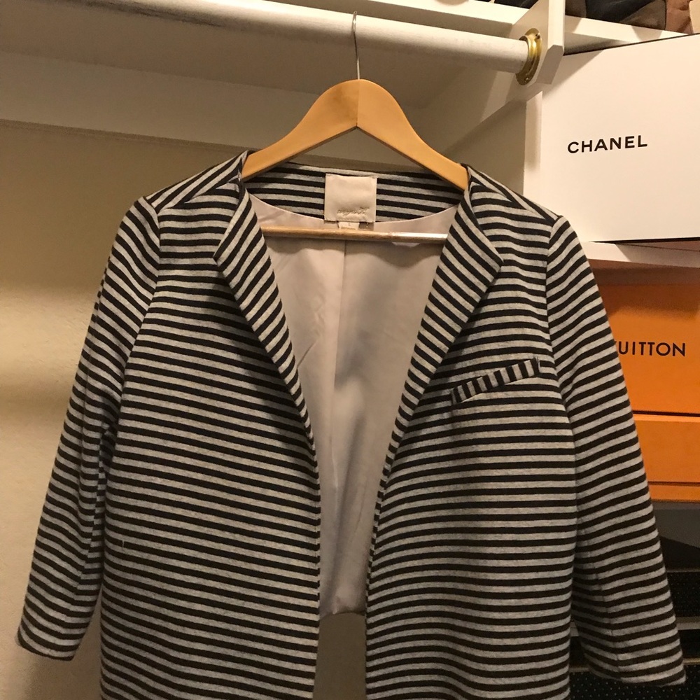 SOLD….FINAL HOURS*****Anthropologie Cropped Jacket